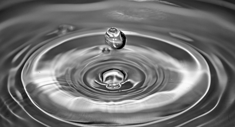 Waterdrop. Free public domain CC0 image.