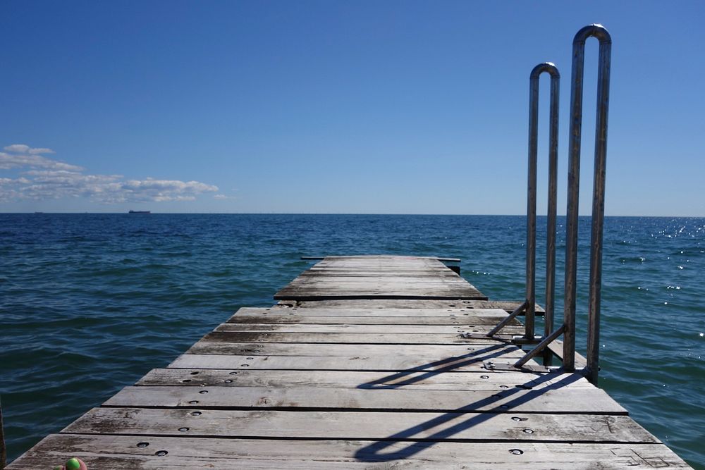 Boardwalk to the ocean in Baltic. Free public domain CC0 image.