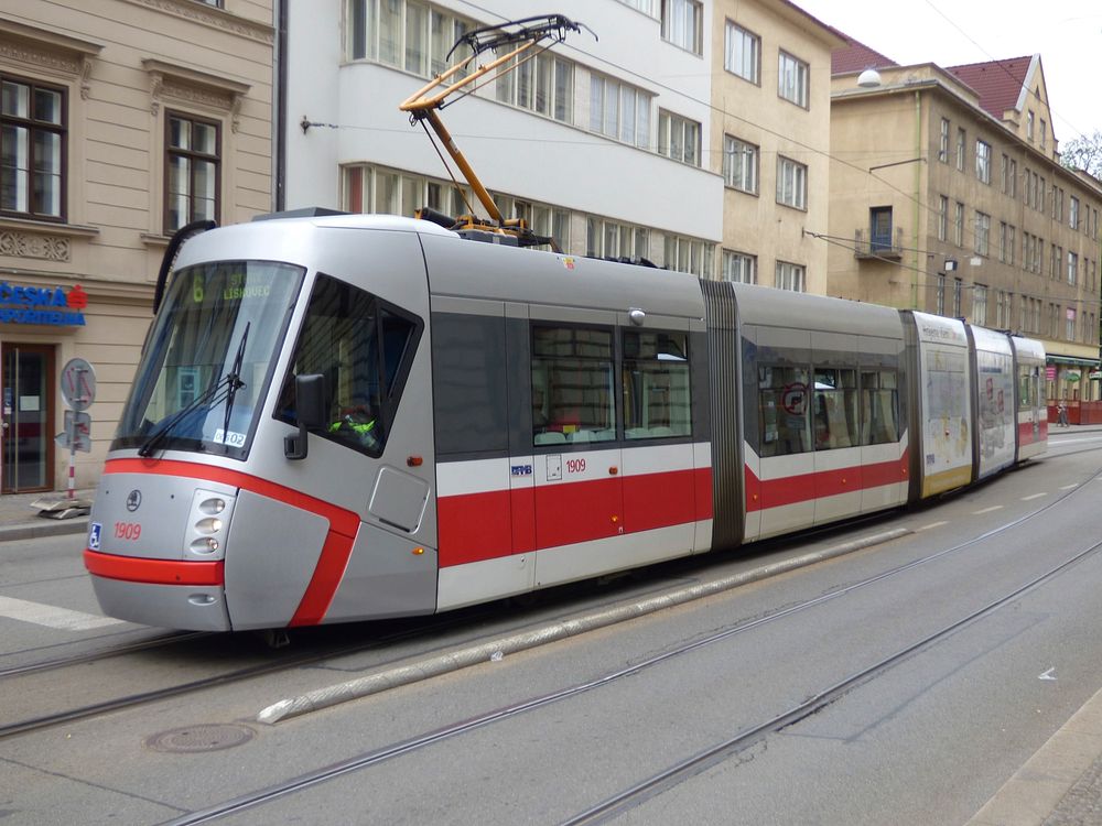 City cable car. Free public domain CC0 photo.