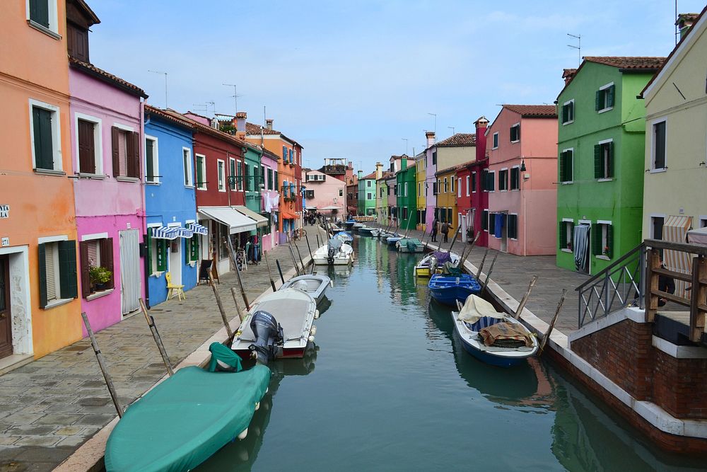 Colorful houses in Burano Italy. Free public domain CC0 photo.