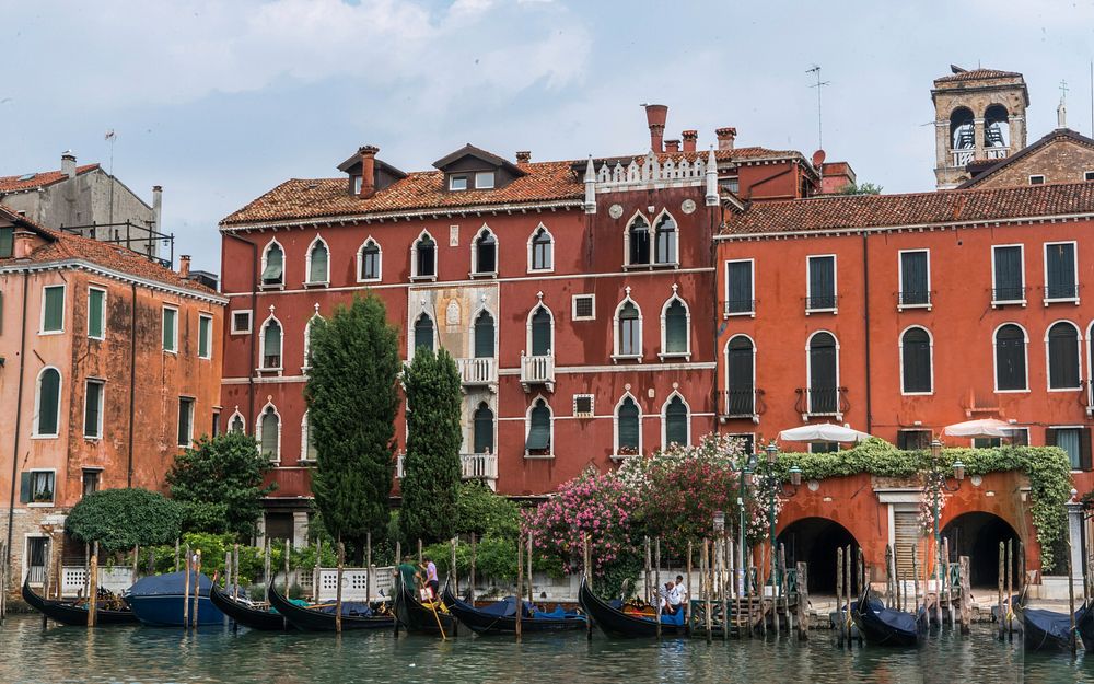 Palazzo rava, Venice, Italy. Free public domain CC0 image.