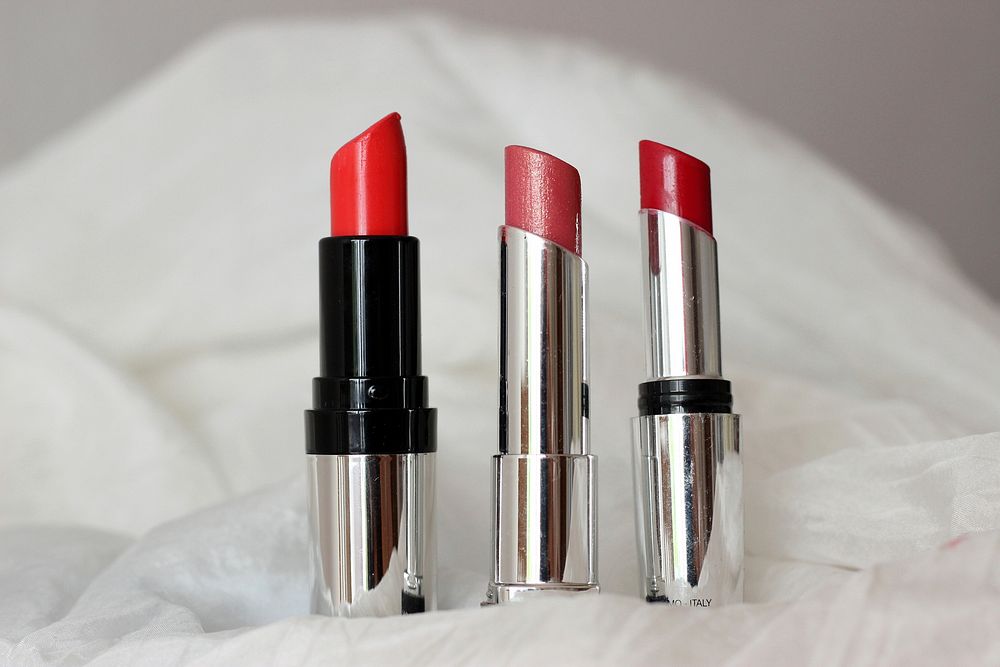 Three different color lipstick, free public domain CC0 photo.