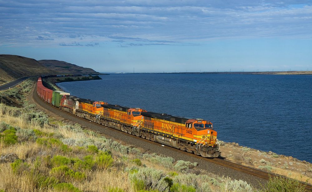 Free freight train Kennewick and Free Photo rawpixel