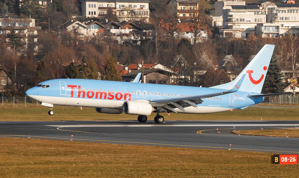 Thomson Boeing 737-800 landing at Innsbruck Airport, 28/01/2015.