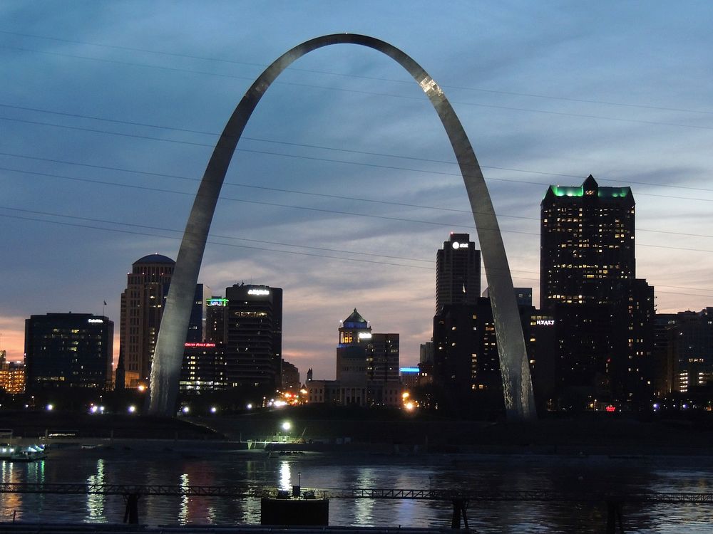 Free St Louis Arch image, public domain America CC0 photo.