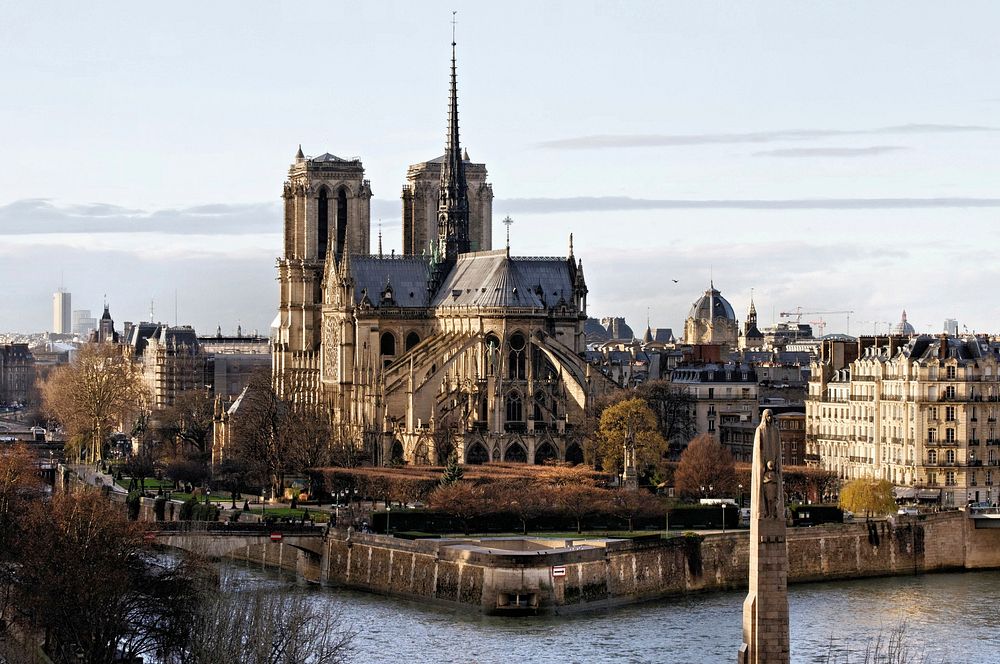 Free Cath&eacute;drale Notre-Dame de Paris photo, public domain building CC0 image.
