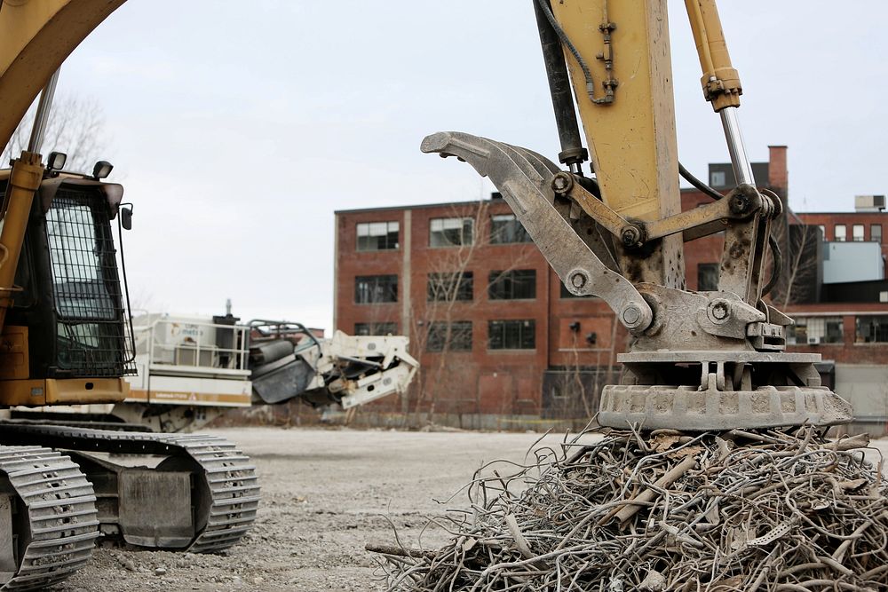 Free excavator image, public domain CC0 photo.