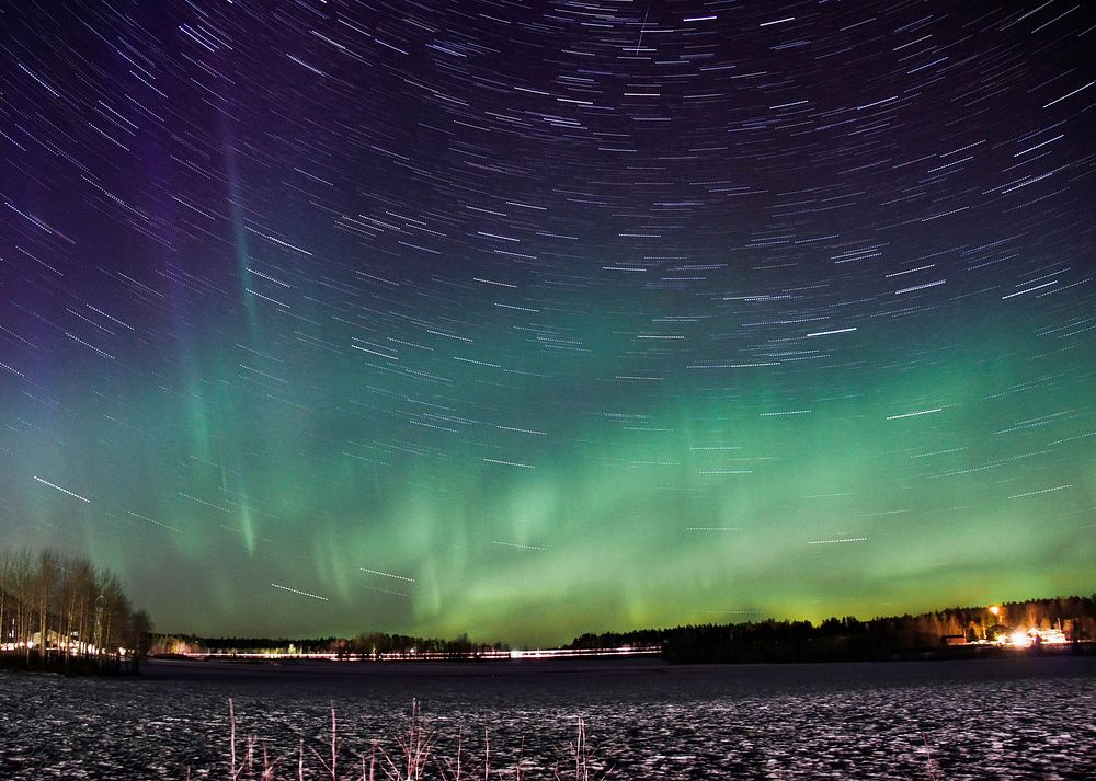 Northern lights sky, green aurora, free public domain CC0 photo.