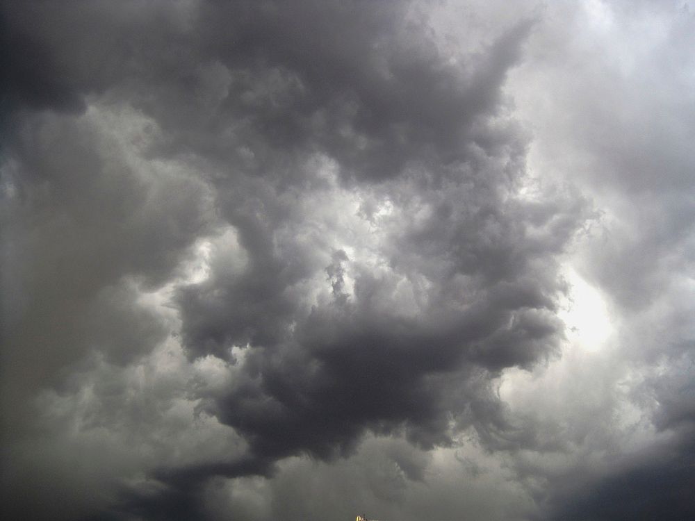 Free gray clouds image, public domain weather CC0 photo.