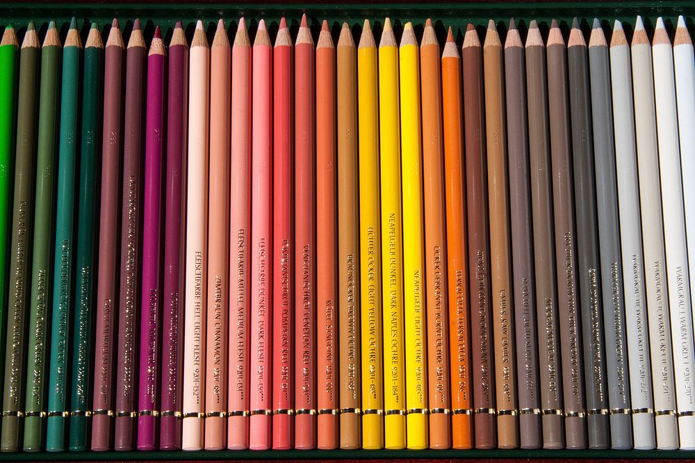Coloring pencils in a case, free public domain CC0 image.