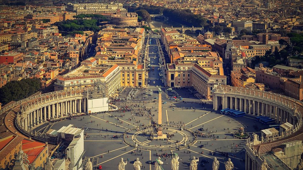 Free Saint Peter's Square in Italy image, public domain building CC0 photo.