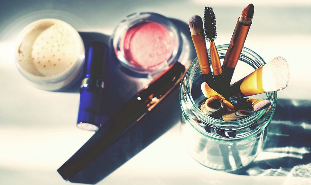 Lipstick, beauty tools, make up kit , free public domain CC0 photo.