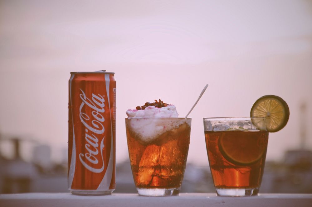 Coke can & cocktails, alcohol & soft drinks, refreshing beverage, location unknown, 28/10/2018