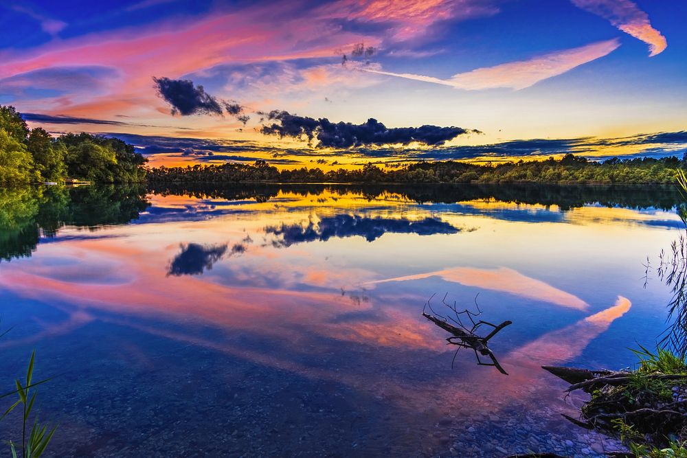 Free beautiful lake at sunset image, public domain CC0 photo.