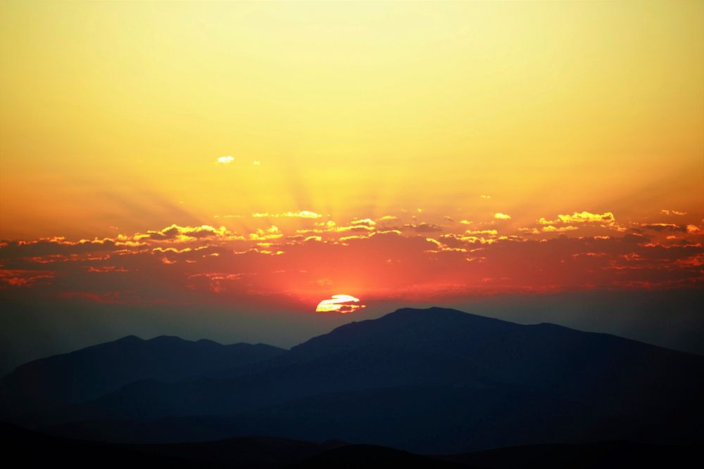 Free sunrise scenery image, public domain landscape CC0 photo.