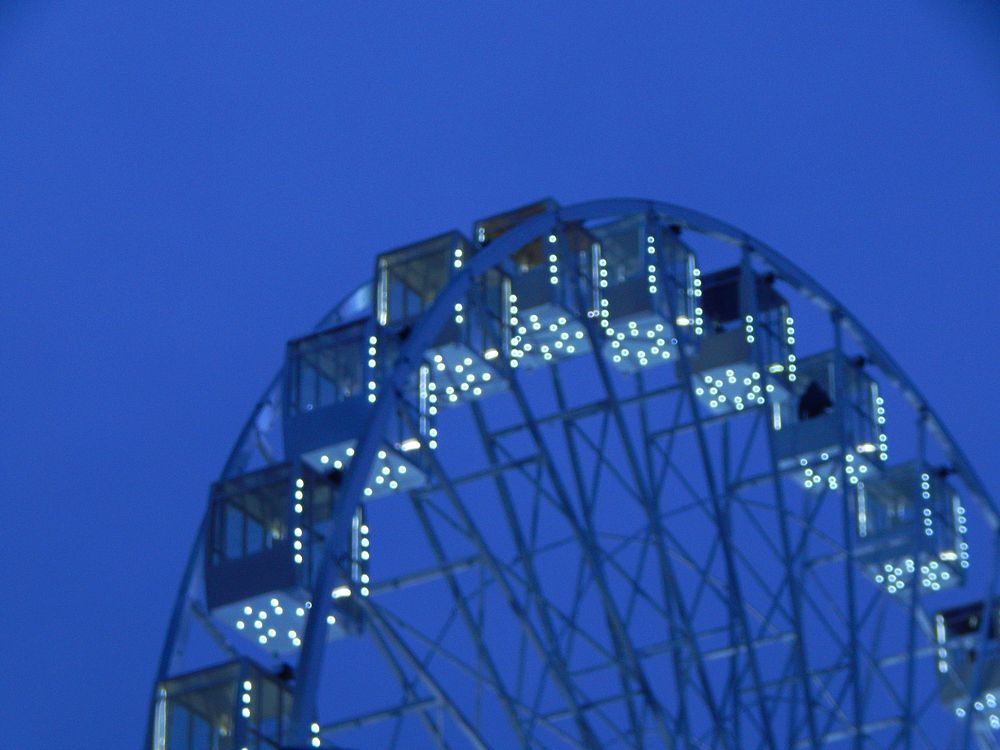 Ferris wheel, free public domain CC0 image.