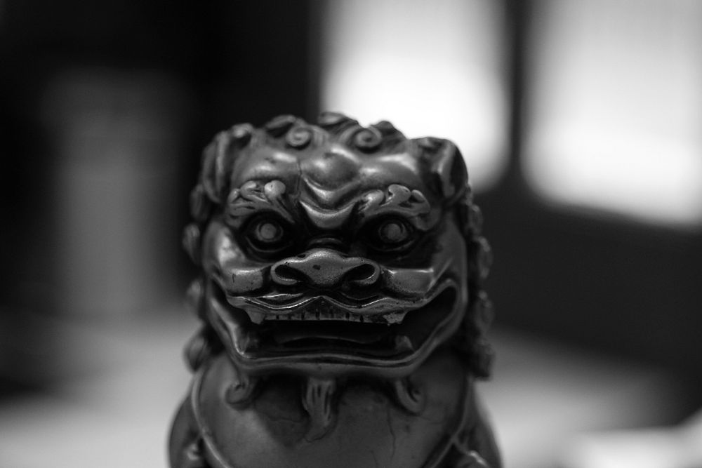 Free Chinese lion statue image, public domain architecture CC0 photo.