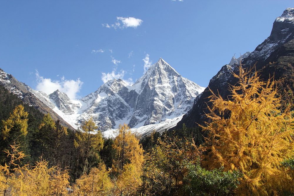 Free mountain landscape photo, public domain nature CC0 image.