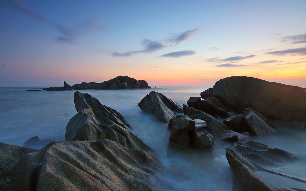 Dreamy beach sunset landscape background, free public domain CC0 photo.