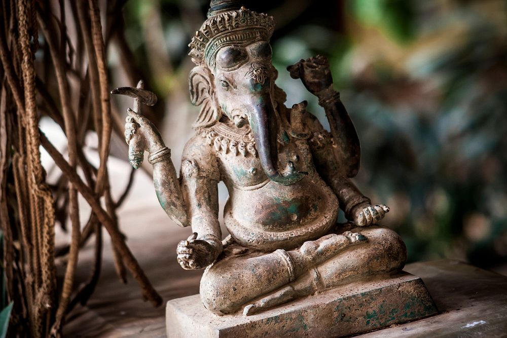Hindu elephant god statue photo, free public domain CC0 image.