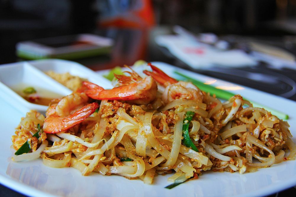 Free asian noodles pad thai image, public domain CC0 photo.