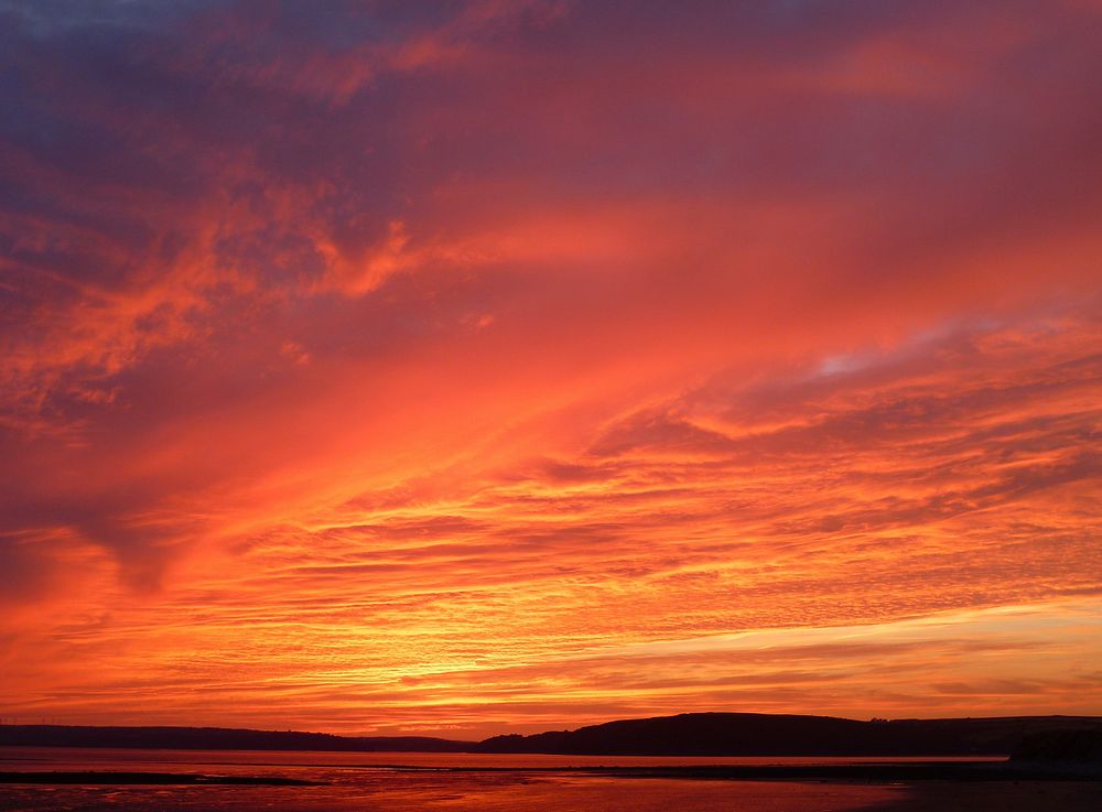 Sunset golden hour scenery, view photo, free public domain CC0 image.