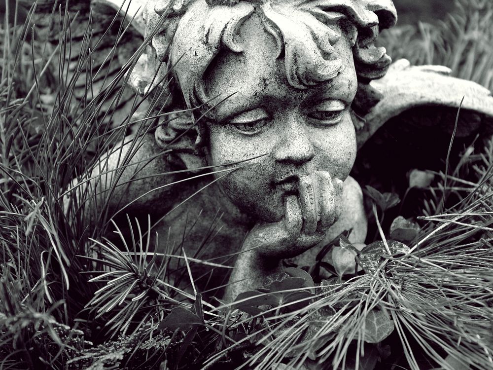 angel statue face close up, free public domain CC0 photo