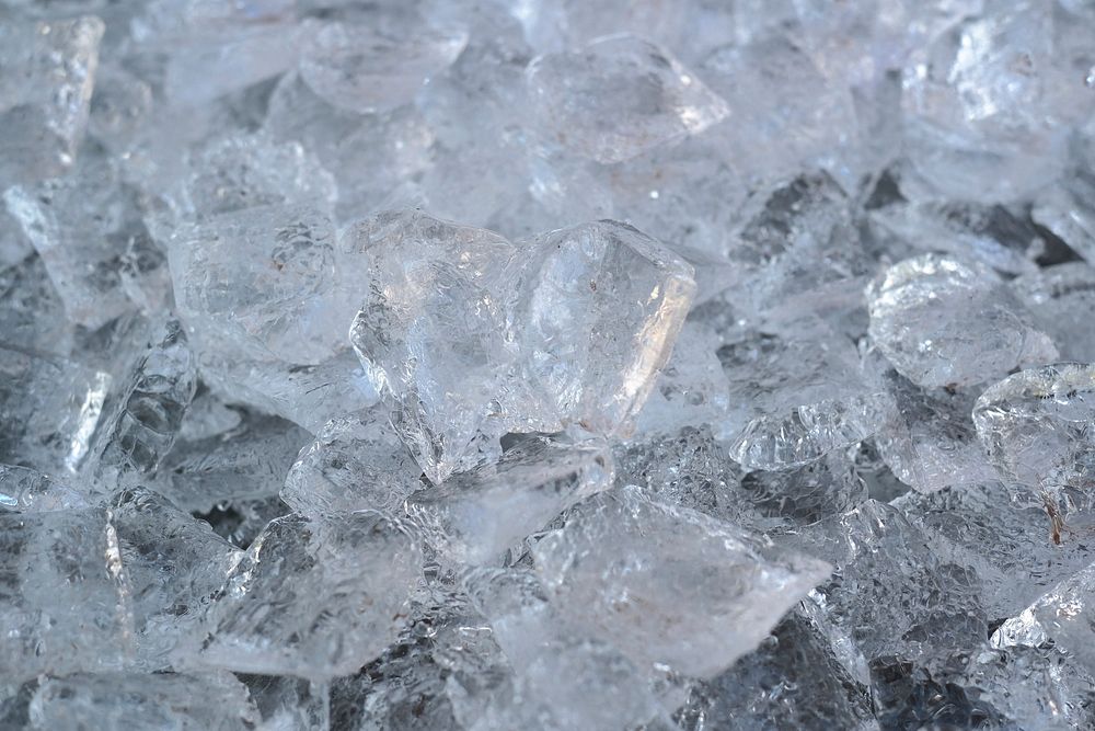 Ice cubes close up, free public domain CC0 photo