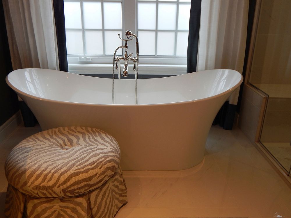 Free white bath tub image, public domain interior design CC0 photo.