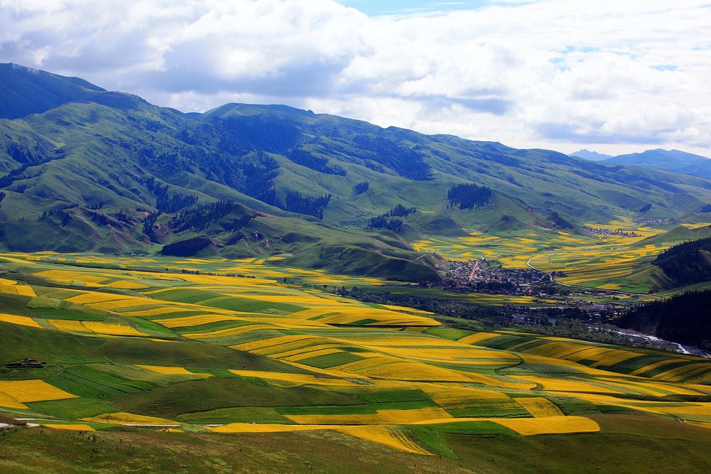 Qinghai mountain landscape, free public domain CC0 photo