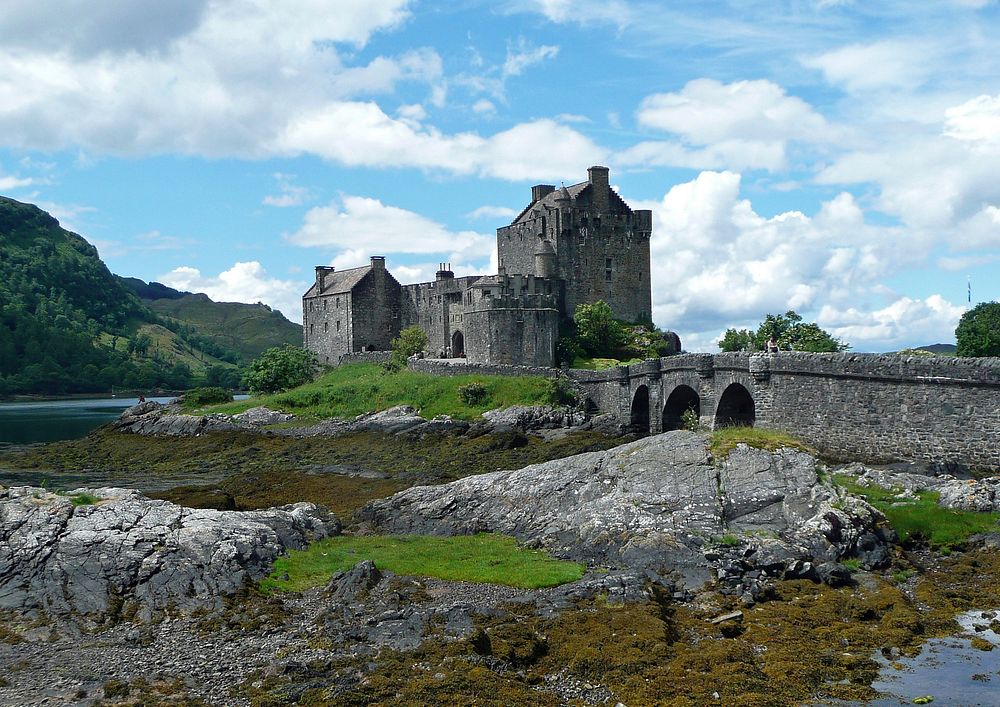 Eilean Donan castle, free public domain CC0 photo