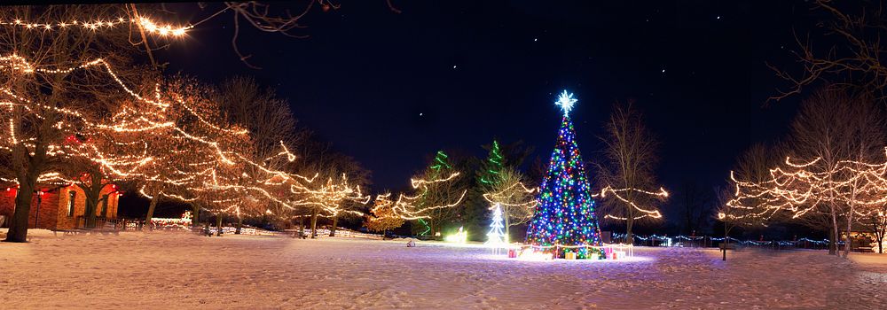 Free Christmas town image, public domain winter CC0 photo.