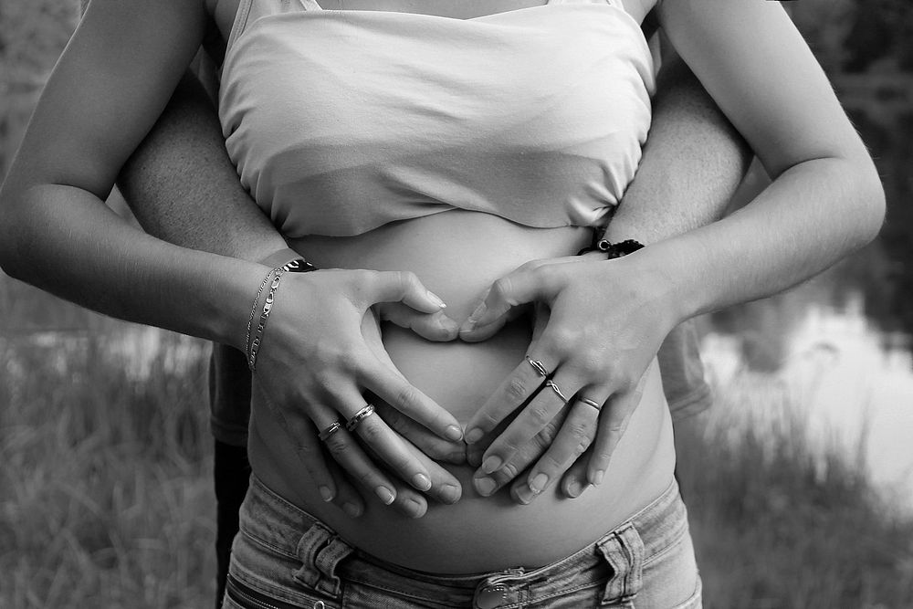 Free pregnant woman image, public domain love CC0 photo.