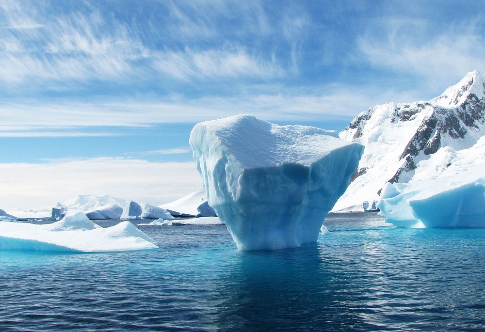 Glacier lake scenery, frozen iceberg photo, free public domain CC0 image.