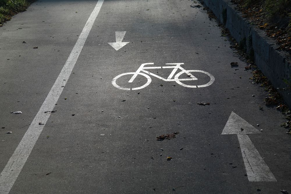Free cycling lane image, public domain signs CC0 photo.