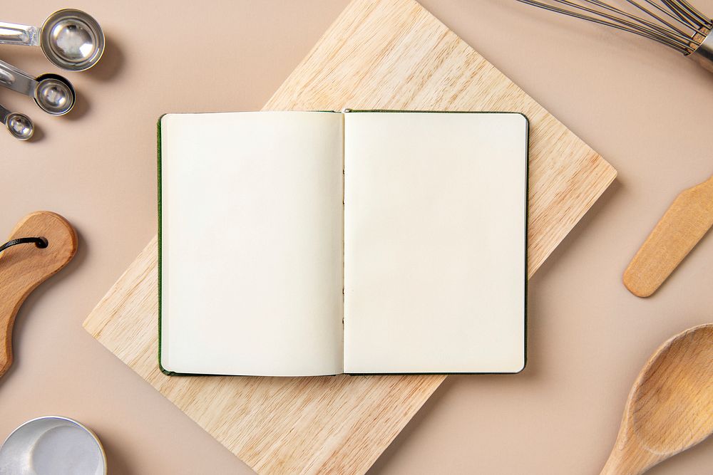 Cookbook journal, chef&rsquo;s essential with blank space