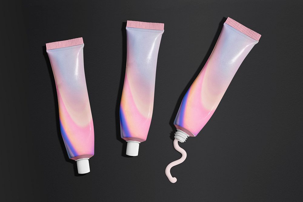 Gradient cosmetic tubes with design space