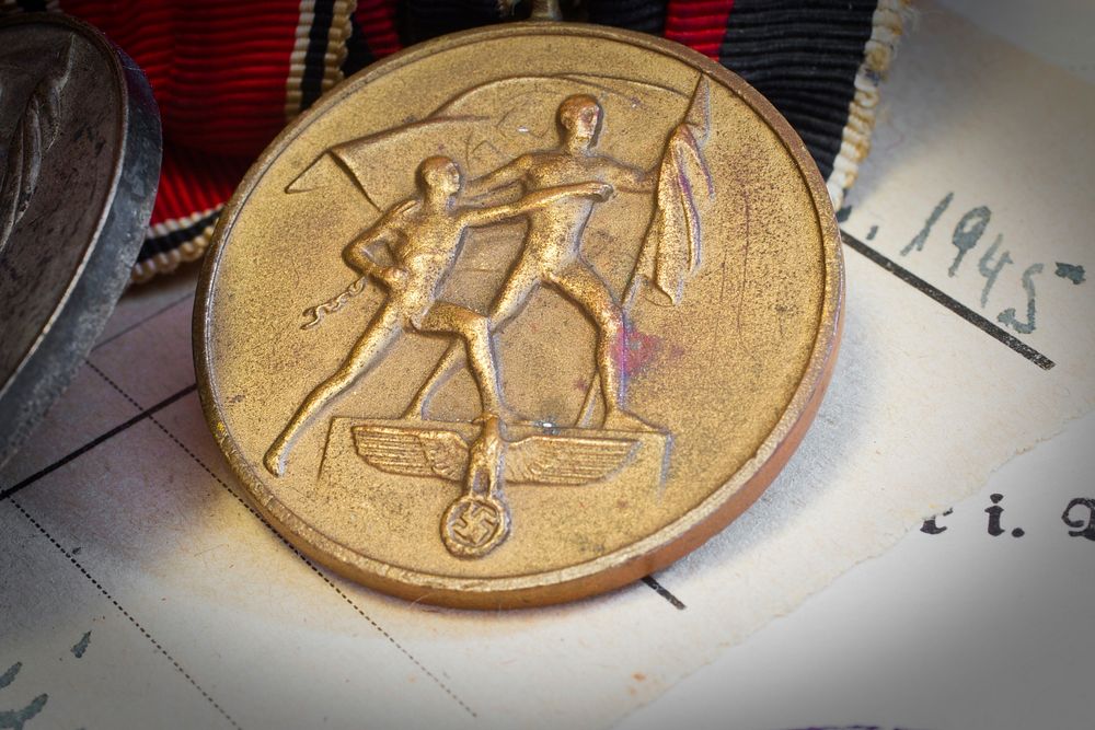 Nazi medal, free public domain CC0 image.