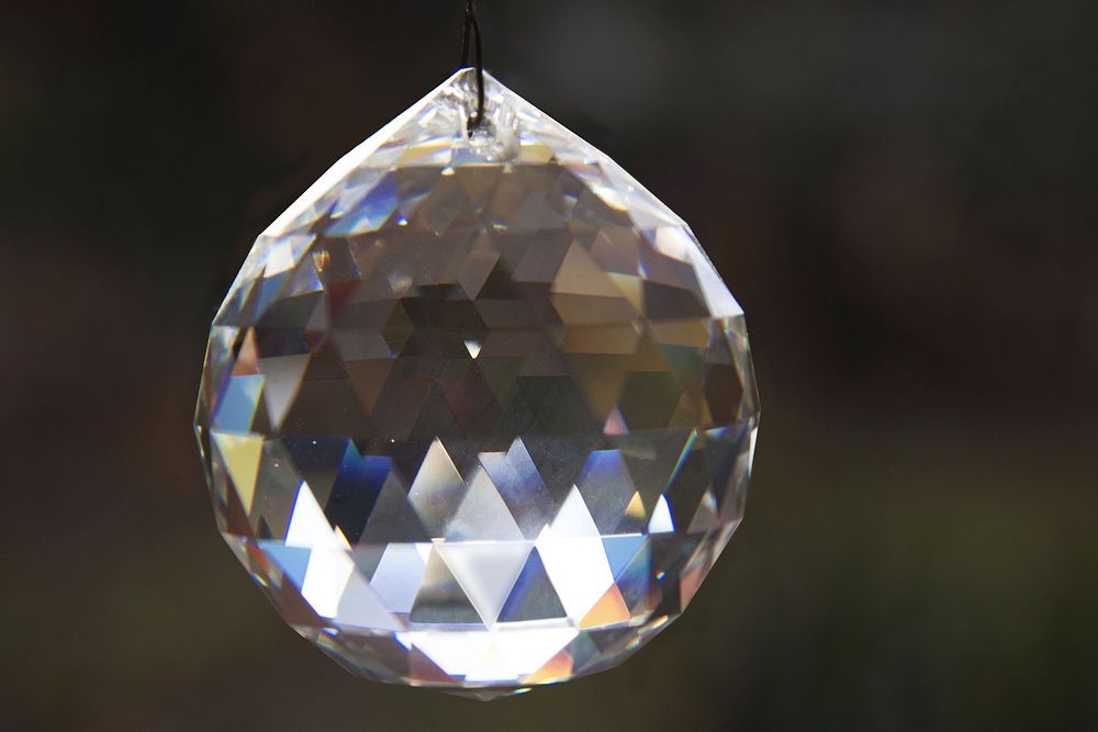 Shiny crystal ball image, free public domain CC0 photo.