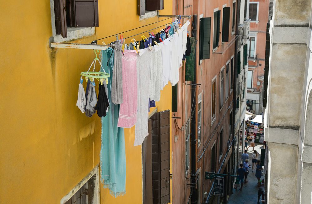Free hanging cloth in Venice image, public domain building CC0 photo.
