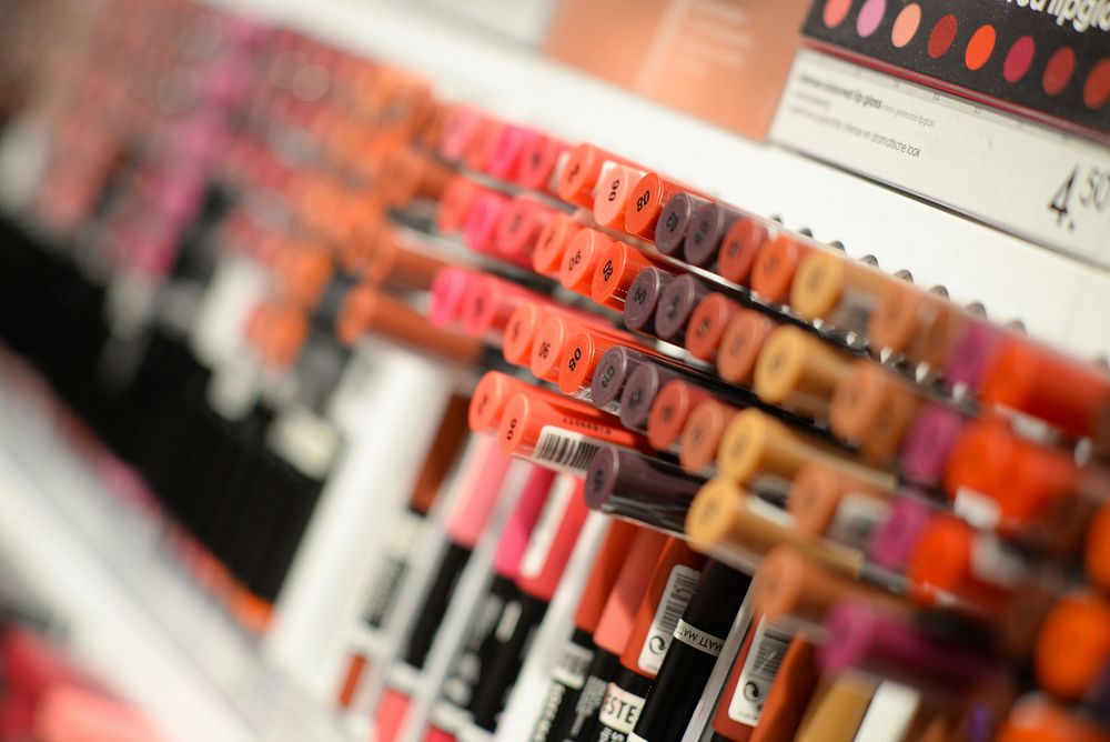Lipstick, beauty tools, make up kit , free public domain CC0 photo.