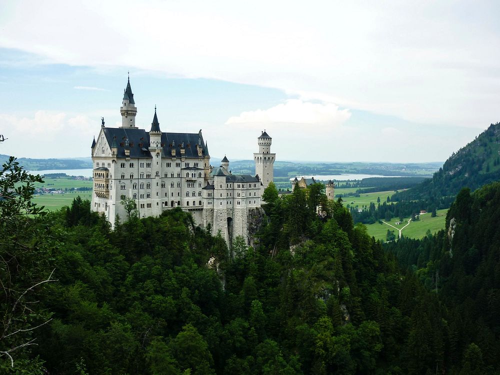 Free Neuschwanstein castle in Bavaria image, public domain travel in Germany CC0 photo. 