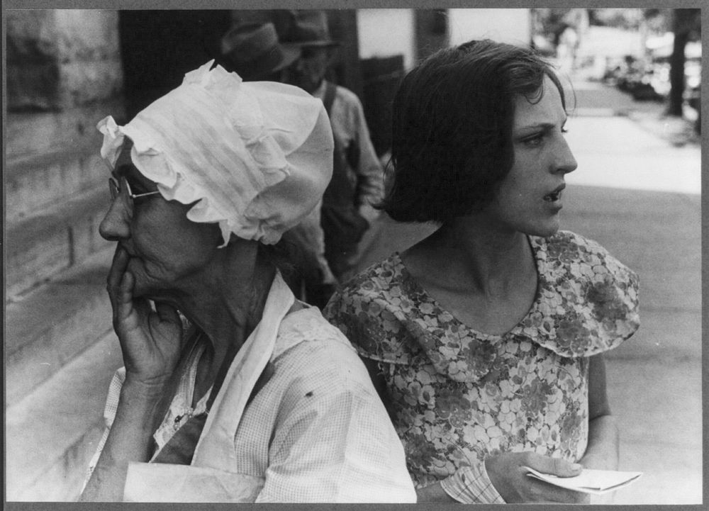 Waiting outside relief station, Urbana, Ohio. Sourced from the Library of Congress.