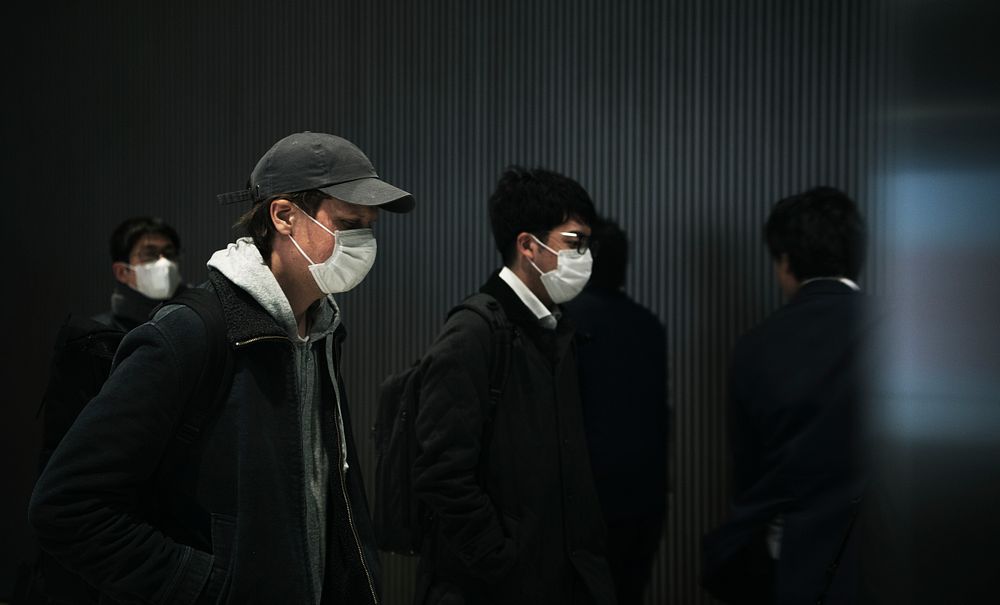 Commuters wearing disposable masks hoping to prevent the spread of corona virus (COVID-19) on February 27th, 2020. Yokohama…