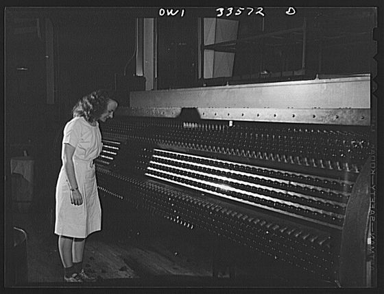 Parke, Davis and Company, manufacturing chemists, Detroit, Michigan. Production of gelatin capsules in a special size.…