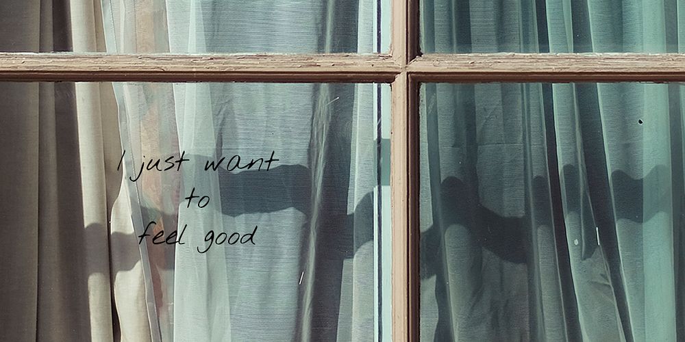 Window aesthetic Twitter post template, I just want to feel good quote psd
