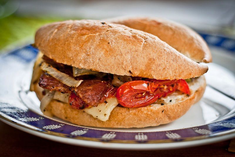Bagel with grilled chicken. Visit Kaboompics for more free images.
