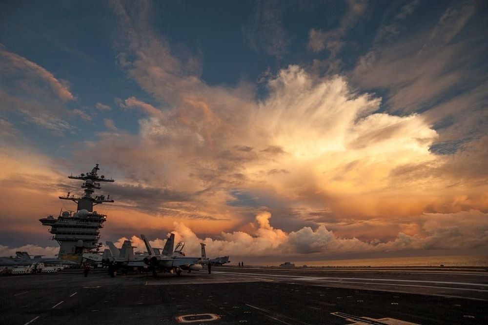 The aircraft carrier USS Carl Vinson (CVN 70) transits the Pacific Ocean during Valiant Shield 2014 Sept. 18, 2014.