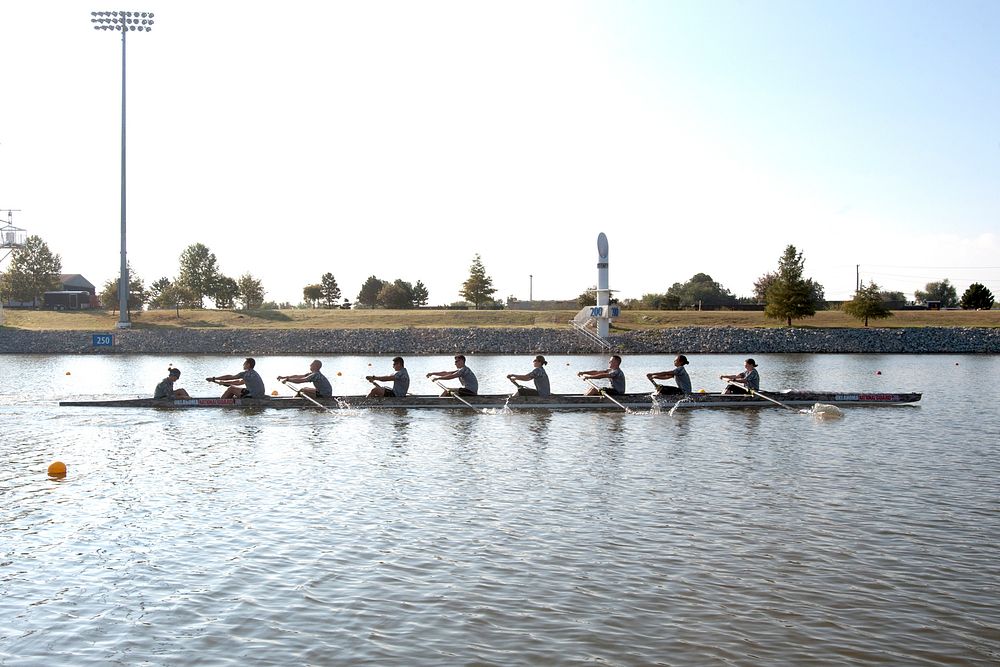 U.S. Soldiers with the Oklahoma Army National Guard rowing team practice rowing on the Oklahoma River Oct. 21, 2014, in…