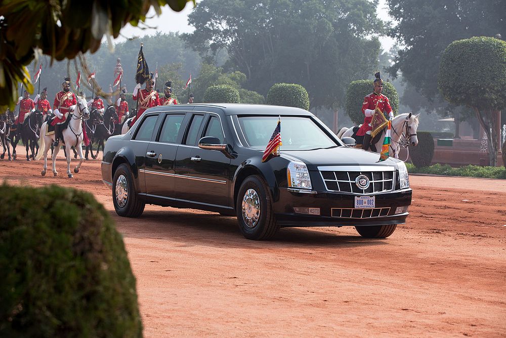 President Barack Obama arrives by motorcade for a ceremonial welcome at Rashtrapati Bhawan in New Delhi, India, Jan. 25…